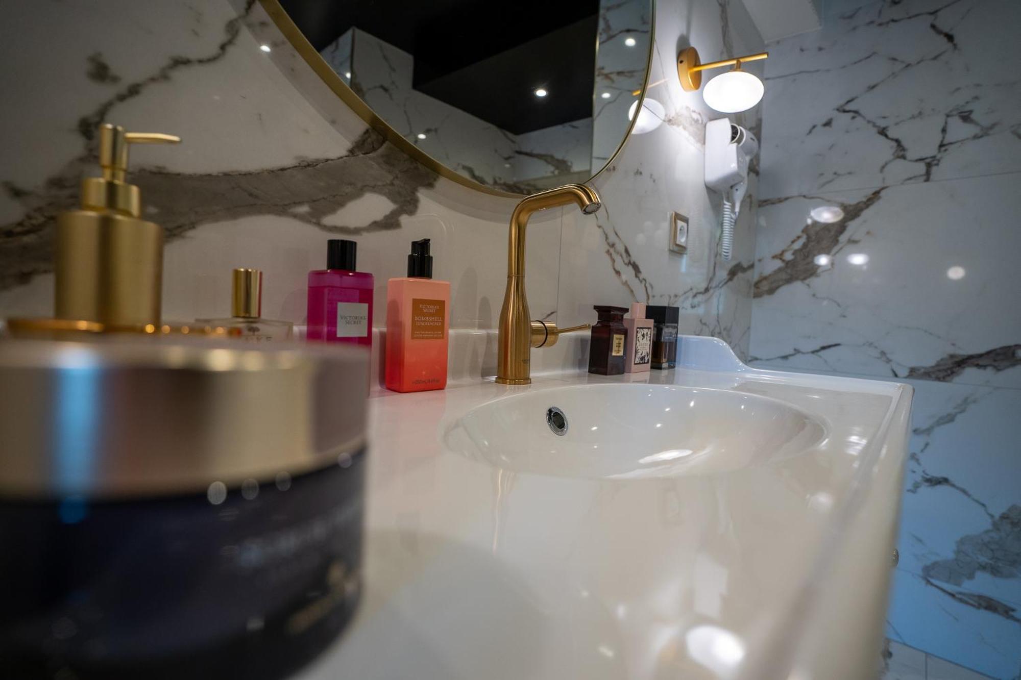 Appartement D'Exception Avec Jacuzzi วิลฟร็องช์-ซูร์-โซน ภายนอก รูปภาพ